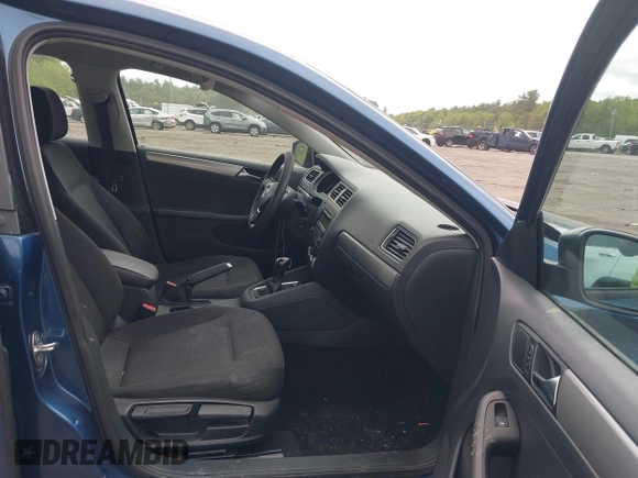2015 Volkswagen Jetta SE with VIN 3VWD17AJ8FM287279, listed as a IAAI auction lot 42281931 with 140,651 mi miles and . Bid and sale history available at DreamBid. Image 5.