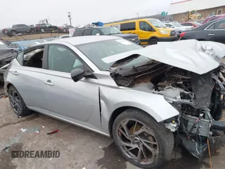 2019 Nissan Altima SR with VIN 1N4BL4CV9KC146676, listed as a IAAI auction lot 41483676 with 99,494 mi miles and . Bid and sale history available at carsss.com. Image 13.