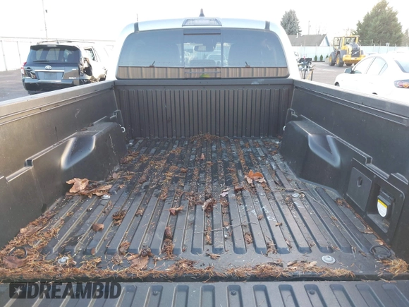 2023 Toyota Tacoma SR5 z VIN 3TMDZ5BN6PM156824, wystawiony jako IAAI lot #41031932 z przebiegiem 14 226 mil mil oraz . Historia ofert i sprzedaży dostępna na DreamBid. Obrazek 17.