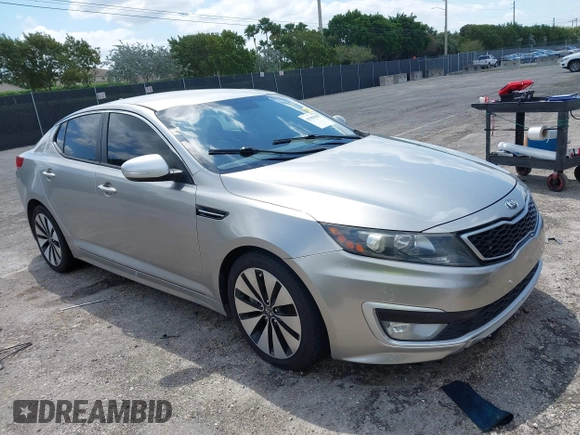 2012 Kia Optima SX with VIN 5XXGR4A67CG066935, listed as a IAAI auction lot 41989589 with 80,420 mi miles and . Bid and sale history available at carsss.com. Image 1.