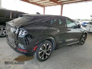 2023 Ford Mustang Mach-E Premium z VIN 3FMTK3SU8PMA72026, wystawiony jako Copart lot #56877825 z przebiegiem 32 202 mil mil oraz Szkody całkowita. Historia ofert i sprzedaży dostępna na DreamBid. Obrazek 3.