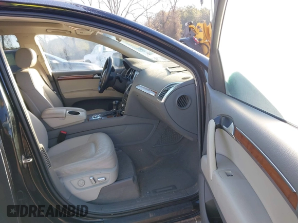 2015 Audi Q7 3.0L TDI Premium with VIN WA1CMAFE6FD019951, listed as a IAAI auction lot 41590509 with 125,000 mi miles. Bid and sale history available at carsss.com. Image 5.