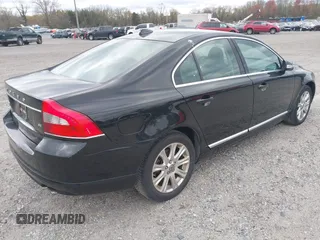 2010 Volvo S80 I6 with VIN YV1960AS1A1120661, listed as a IAAI auction lot 42052019 with 164,092 mi miles. Bid and sale history available at carsss.com. Image 4.