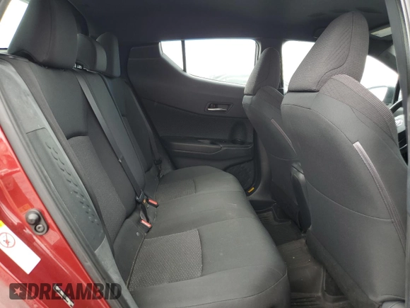 2018 Toyota C-HR XLE z VIN NMTKHMBX1JR061311, wystawiony jako Copart lot #63251925 z przebiegiem 32 382 mil mil oraz Czysty tytuł • Clean title. Historia ofert i sprzedaży dostępna na DreamBid. Obrazek 10.