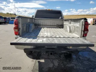 2003 Chevrolet Silverado 2500HD LS with VIN 1GCHK29143E225596, listed as a Copart auction lot 70466924 with 236,020 mi miles and Clean Title. Bid and sale history available at carsss.com. Image 6.