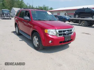2010 Ford Escape XLT z VIN 1FMCU9D78AKA34458, wystawiony jako IAAI lot #42481104 z przebiegiem 134 755 mil mil oraz . Historia ofert i sprzedaży dostępna na DreamBid. Obrazek 1.
