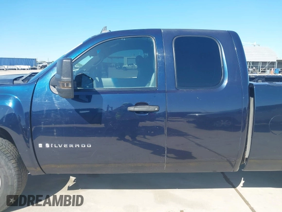 2007 Chevrolet Silverado 1500 Work Truck with VIN 1GCEK19C87E501718, listed as a IAAI auction lot 41971348 with 349,954 mi miles. Bid and sale history available at carsss.com. Image 15.