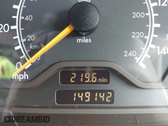 1998 Mercedes-Benz C 230/260/280/320 with VIN WDBHA23G9WA639273, listed as a IAAI auction lot 41721769 with 149,142 mi miles and . Bid and sale history available at carsss.com. Image 15.