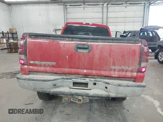 2004 Chevrolet Silverado 3500 SRW with VIN 1GCHK33294F234247, listed as a IAAI auction lot 41246913 with 272,596 mi miles. Bid and sale history available at carsss.com. Image 17.