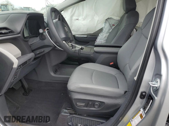2024 Toyota Sienna XLE z VIN 5TDJSKFC3RS148195, wystawiony jako Copart lot #49125385 z przebiegiem Nie podano mil oraz Szkoda całkowita • Salvage title. Historia ofert i sprzedaży dostępna na DreamBid. Obrazek 7.