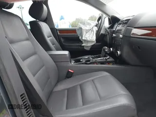 2007 Volkswagen Touareg V6 with VIN WVGZE77L97D011501, listed as a IAAI auction lot 41407720 with Not Provided miles and . Bid and sale history available at DreamBid. Image 5.