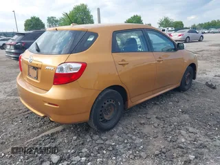 2009 Toyota Matrix z VIN 2T1KU40E29C012878, wystawiony jako IAAI lot #42177978 z przebiegiem 119 897 mil mil oraz . Historia ofert i sprzedaży dostępna na DreamBid. Obrazek 4.
