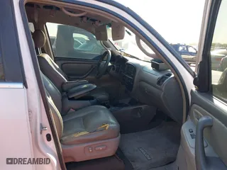 2006 Toyota Sequoia SR5 with VIN 5TDZT34AX6S283130, listed as a IAAI auction lot 41839079 with 207,638 mi miles. Bid and sale history available at carsss.com. Image 5.