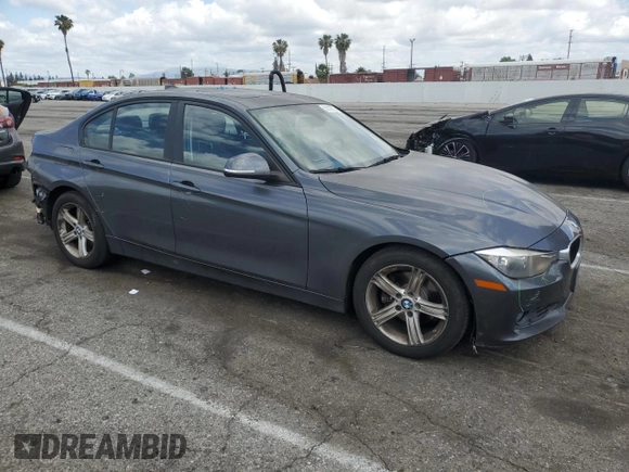 2013 BMW 3 Series 328i z VIN WBA3C1C54DF441678, wystawiony jako Copart lot #56226705 z przebiegiem 96 829 mil mil oraz Szkody całkowita. Historia ofert i sprzedaży dostępna na DreamBid. Obrazek 4.