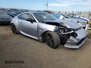 2022 Toyota GR86 Premium with VIN JF1ZNBE19N9750723, listed as a Copart auction lot 83248234 with 21,607 mi miles and Salvage Title. Bid and sale history available at carsss.com. Image 4.
