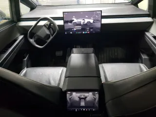 2024 Tesla Cybertruck с VIN 7G2CEHED2RA025693, выставлен на аукционе Copart как лот 45351295 с пробегом 11 786 миль миль и Списание • Salvage title. История ставок и продаж доступна на DreamBid. Изображение 8.