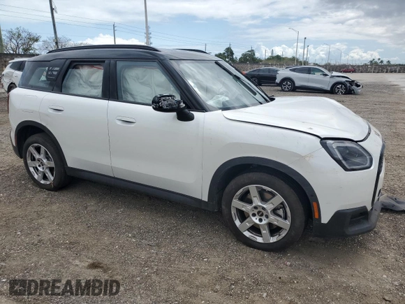 2025 MINI Countryman S z VIN WMZ23GA0XS7S16374, wystawiony jako Copart lot #52798125 z przebiegiem Nie podano mil oraz Szkoda całkowita • Salvage title. Historia ofert i sprzedaży dostępna na DreamBid. Obrazek 4.