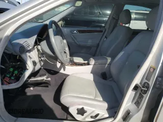 2004 Mercedes-Benz C 240 с VIN WDBRF61J54A616985, выставлен на аукционе Copart как лот 51959845 с пробегом 128 364 миль миль и Списание • Salvage title. История ставок и продаж доступна на DreamBid. Изображение 7.