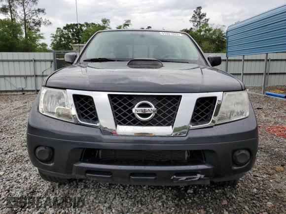 2015 Nissan Frontier SV z VIN 1N6AD0ER7FN700767, wystawiony jako Copart lot #51921625 z przebiegiem 133 867 mil mil oraz Szkoda całkowita • Salvage title. Historia ofert i sprzedaży dostępna na DreamBid. Obrazek 5.