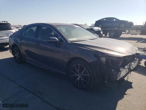 2021 Toyota Camry SE Nightshade with VIN 4T1G11AKXMU586668, listed as a Copart auction lot 77672504 with 57,424 mi miles and Salvage Title. Bid and sale history available at carsss.com. Image 4.