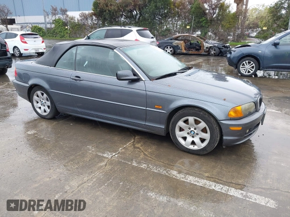 2001 BMW 3 Series 325Ci with VIN WBABS33431JY41788, listed as a IAAI auction lot 41557645 with 199,732 mi miles. Bid and sale history available at carsss.com. Image 1.