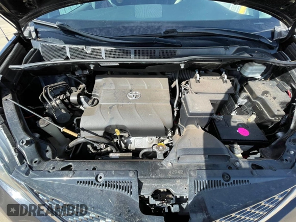 2014 Toyota Sienna SE with VIN 5TDXK3DC3ES441544, listed as a Copart auction lot 50452775 with 230,704 mi miles and Clean Title. Bid and sale history available at DreamBid. Image 7.