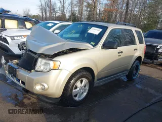 2011 Ford Escape XLT with VIN 1FMCU0D79BKA75629, listed as a IAAI auction lot 41522808 with 189,494 mi miles. Bid and sale history available at carsss.com. Image 2.