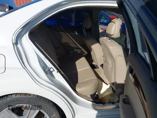 2011 Mercedes-Benz C-Class C 300 Sport with VIN WDDGF5EB9BR175906, listed as a IAAI auction lot 41719090 with 134,510 mi miles. Bid and sale history available at carsss.com. Image 8.