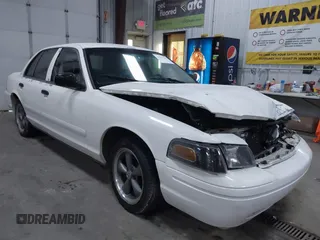 2001 Ford Crown Victoria Police Police Interceptor with VIN 2FAFP71W01X150796, listed as a IAAI auction lot 41319796 with 200,174 mi miles. Bid and sale history available at carsss.com. Image 1.