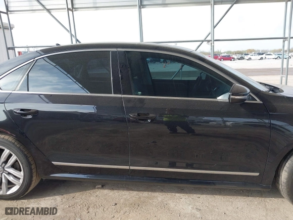 2017 Volkswagen Passat 1.8T SE w/Technology with VIN 1VWGT7A36HC074702, listed as a IAAI auction lot 41805024 with 124,857 mi miles. Bid and sale history available at carsss.com. Image 13.