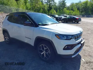 2024 Jeep Compass Limited с VIN 3C4NJDCN0RT164821, выставлен на аукционе IAAI как лот 42352628 с пробегом 8 203 миль миль и . История ставок и продаж доступна на DreamBid. Изображение 1.
