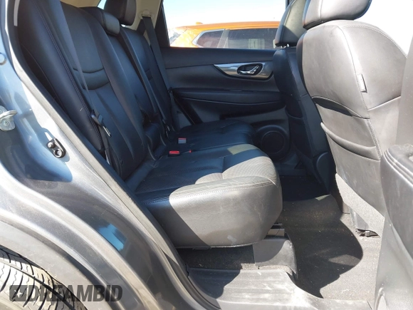 2015 Nissan Rogue SL with VIN 5N1AT2MVXFC862531, listed as a IAAI auction lot 41671922 with 135,637 mi miles. Bid and sale history available at carsss.com. Image 8.