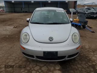 2008 Volkswagen Beetle S z VIN 3VWRW31C98M526715, wystawiony jako Copart lot #55735405 z przebiegiem 61 321 mil mil oraz Szkody całkowita. Historia ofert i sprzedaży dostępna na DreamBid. Obrazek 5.
