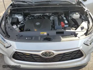 2022 Toyota Highlander XLE with VIN 5TDHZRBH1NS586955, listed as a Copart auction lot 43967865 with 33,214 mi miles and Salvage Title. Bid and sale history available at carsss.com. Image 14.