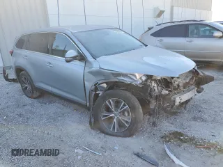 2019 Toyota Highlander LE z VIN 5TDZZRFH2KS312304, wystawiony jako Copart lot #41061594 z przebiegiem 27 969 mil mil oraz Nie do naprawy • Non repairable. Historia ofert i sprzedaży dostępna na DreamBid. Obrazek 4.