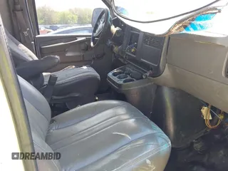 2005 Chevrolet Express Cargo Van with VIN 1GCGG25VX51226784, listed as a IAAI auction lot 42012325 with 537,878 mi miles. Bid and sale history available at carsss.com. Image 5.