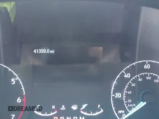 2022 Ford Transit Cargo z VIN 1FTBR1CG2NKA12529, wystawiony jako IAAI lot #42148516 z przebiegiem 41 359 mil mil oraz . Historia ofert i sprzedaży dostępna na DreamBid. Obrazek 7.
