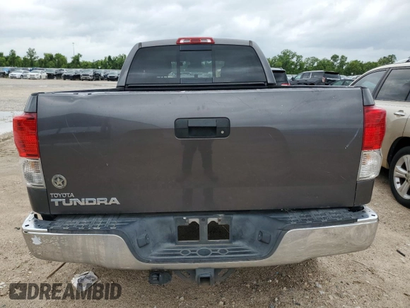 2013 Toyota Tundra z VIN 5TFRM5F14DX055704, wystawiony jako Copart lot #55935965 z przebiegiem 179 268 mil mil oraz Szkoda całkowita • Salvage title. Historia ofert i sprzedaży dostępna na DreamBid. Obrazek 6.