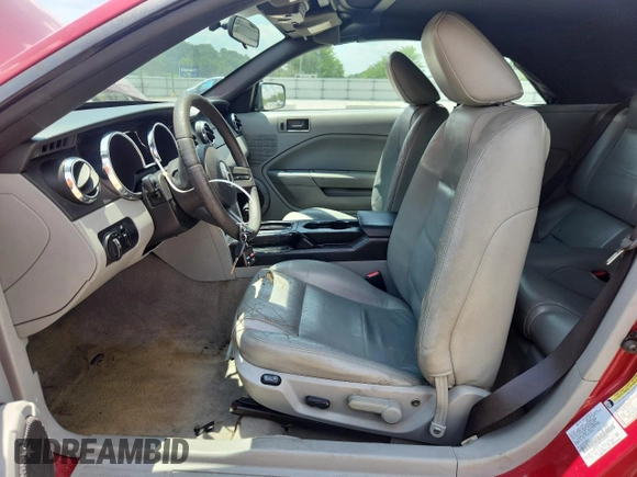2005 Ford Mustang Deluxe with VIN 1ZVFT84N455187062, listed as a Copart auction lot 61953205 with 112,238 mi miles and Non repairable. Bid and sale history available at DreamBid. Image 7.
