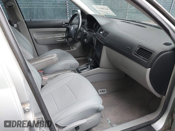 2004 Volkswagen Jetta GLS with VIN WVWSR61JX4W143002, listed as a IAAI auction lot 42206137 with 270,480 mi miles and . Bid and sale history available at DreamBid. Image 5.