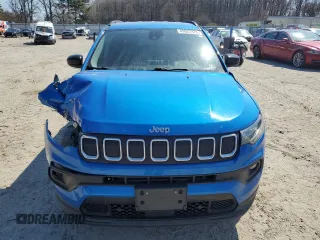 2022 Jeep Compass Altitude with VIN 3C4NJDBB5NT152956, listed as a Copart auction lot 49622375 with 38,471 mi miles and Salvage Title. Bid and sale history available at carsss.com. Image 5.