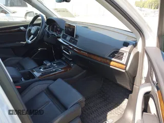 2019 Audi Q5 Premium Plus z VIN WA1BNAFY1K2139360, wystawiony jako IAAI lot #42465344 z przebiegiem 84 156 mil mil oraz . Historia ofert i sprzedaży dostępna na DreamBid. Obrazek 5.