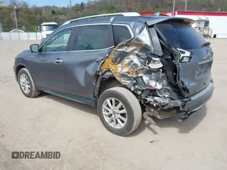 2018 Nissan Rogue SV z VIN KNMAT2MV7JP557753, wystawiony jako IAAI lot #41999721 z przebiegiem 45 130 mil mil oraz . Historia ofert i sprzedaży dostępna na DreamBid. Obrazek 3.