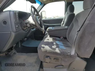 2000 GMC Sierra 2500 SLE z VIN 1GTGK29U1YE324924, wystawiony jako Copart lot #56182795 z przebiegiem 349 358 mil mil oraz Szkoda całkowita • Salvage title. Historia ofert i sprzedaży dostępna na DreamBid. Obrazek 7.