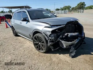2023 BMW X7 M60i z VIN 5UX33EM0XP9N45266, wystawiony jako Copart lot #68922574 z przebiegiem Nie podano mil oraz Szkody całkowita. Historia ofert i sprzedaży dostępna na DreamBid. Obrazek 12.
