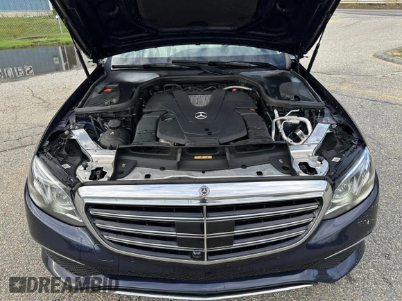 2019 Mercedes-Benz E 450 with VIN WDDZH6JB9KA591631, listed as a Copart auction lot 56421825 with 158,139 mi miles and Clean Title. Bid and sale history available at DreamBid. Image 7.