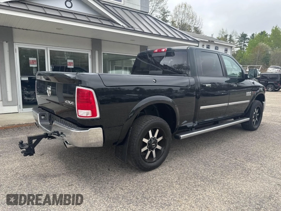 2016 Ram 1500 Laramie z VIN 1C6RR7VM9GS143262, wystawiony jako IAAI lot #42191213 z przebiegiem 159 920 mil mil oraz . Historia ofert i sprzedaży dostępna na DreamBid. Obrazek 4.