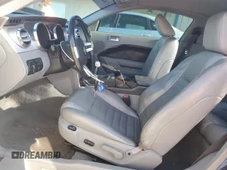2007 Ford Mustang GT Deluxe z VIN 1ZVFT82HX75346652, wystawiony jako Copart lot #57259565 z przebiegiem 116 719 mil mil oraz Szkoda całkowita • Salvage title. Historia ofert i sprzedaży dostępna na DreamBid. Obrazek 7.