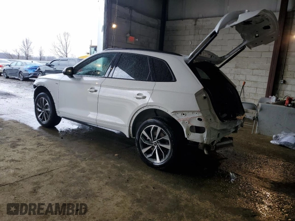 2024 Audi Q5 S line Premium with VIN WA1GAAFY9R2116288, listed as a Copart auction lot 49807975 with 1,126 mi miles and Salvage Title. Bid and sale history available at carsss.com. Image 2.