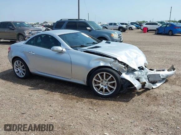 2007 Mercedes-Benz SLK 350 z VIN WDBWK56F47F140488, wystawiony jako IAAI lot #41911083 z przebiegiem 105 325 mil mil oraz . Historia ofert i sprzedaży dostępna na DreamBid. Obrazek 1.
